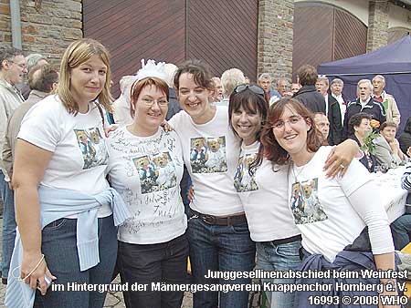 Junggesellinnenabschied beim Rotweinfest am Rhein.